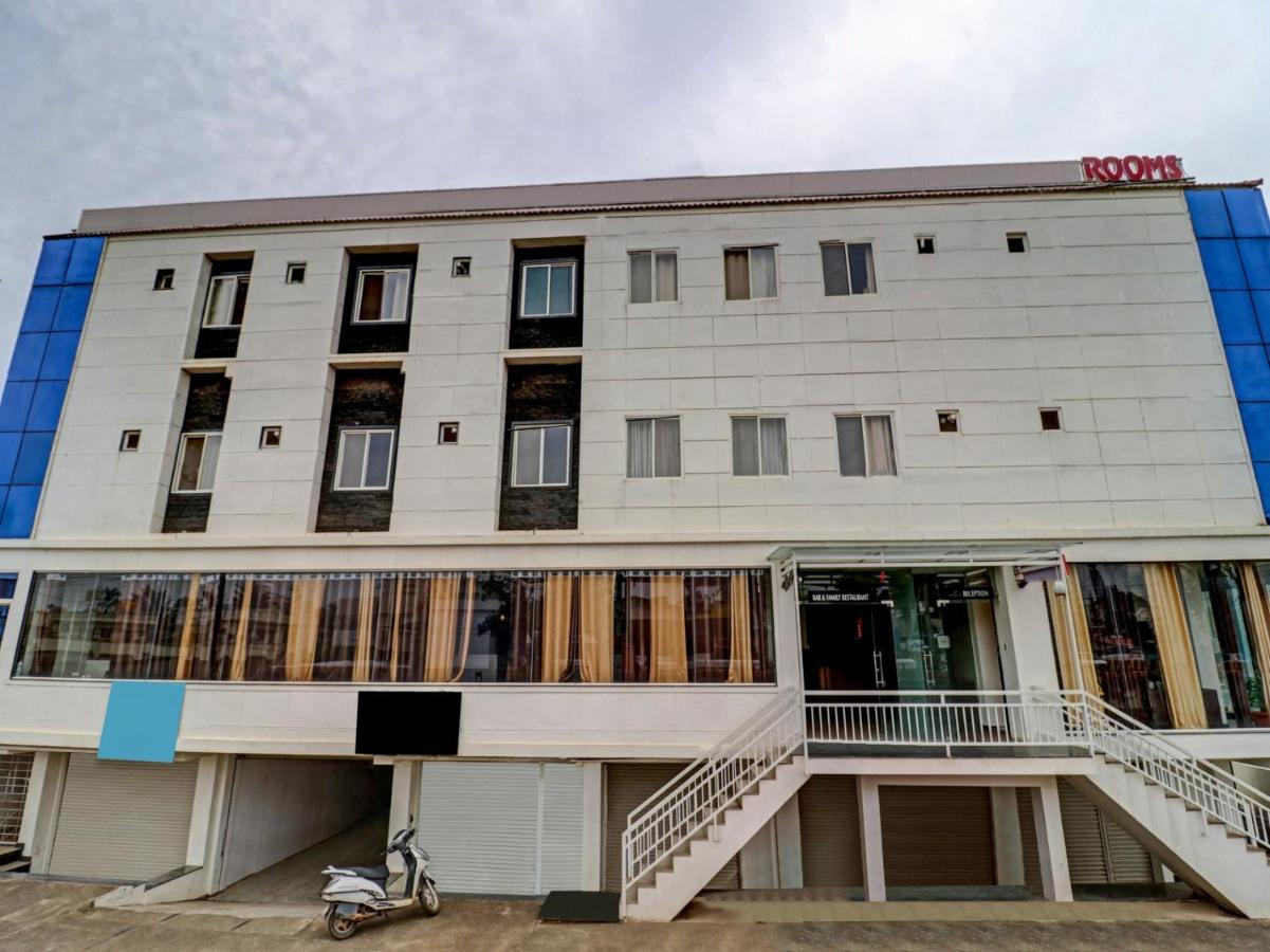 מלון Chikmagalūr Treebo Benaka Residency מראה חיצוני תמונה