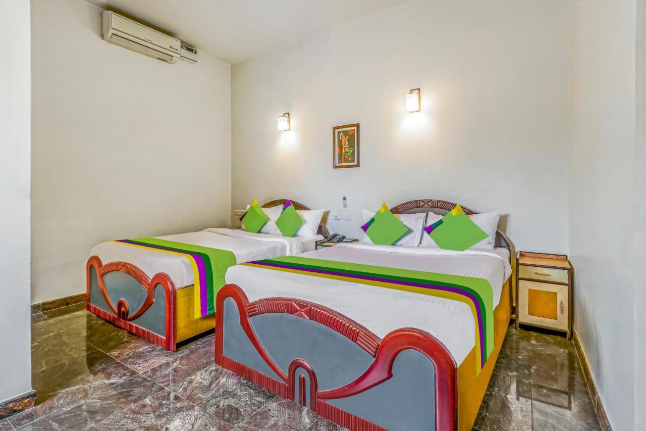 מלון Chikmagalūr Treebo Benaka Residency מראה חיצוני תמונה